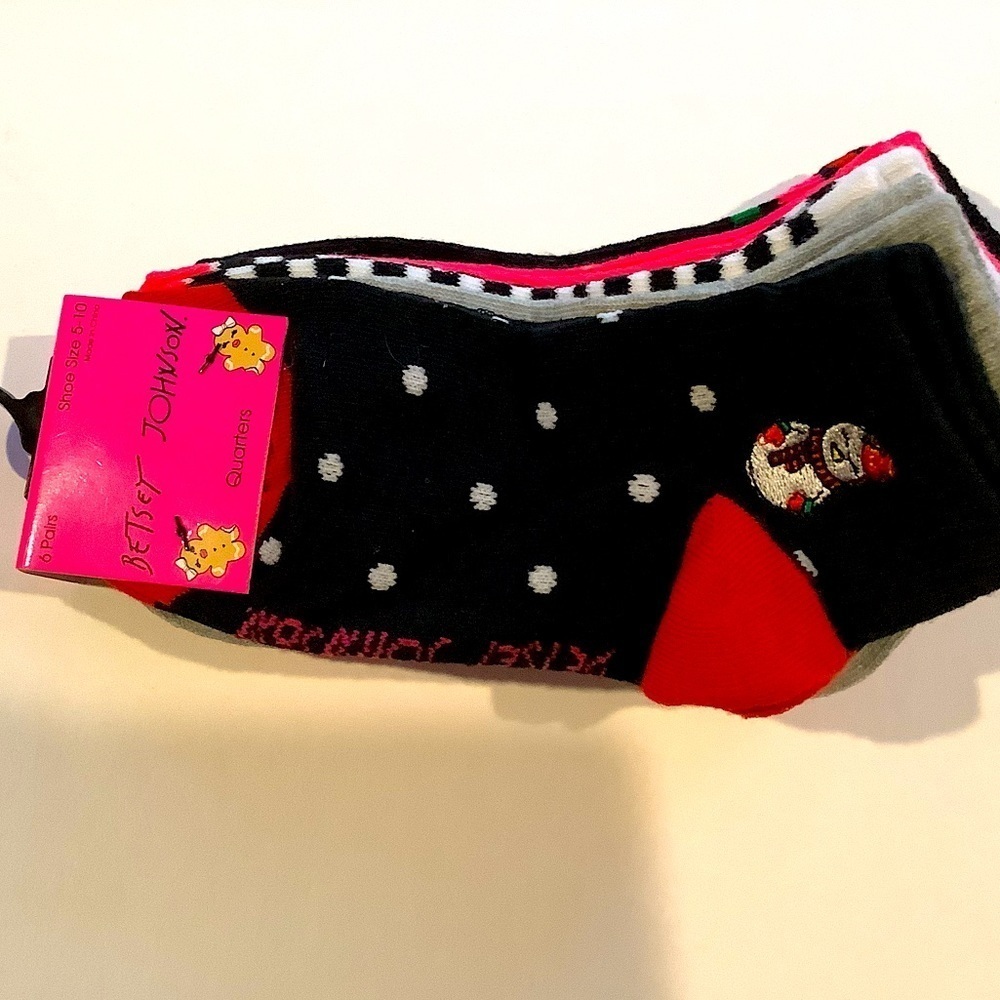 Betsey Johnson Christmas Holiday Quarters Socks 6 Pairs New